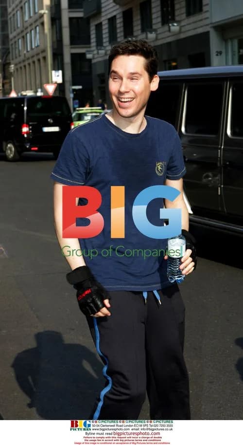 Director Bryan Singer heads to gym in Berlin