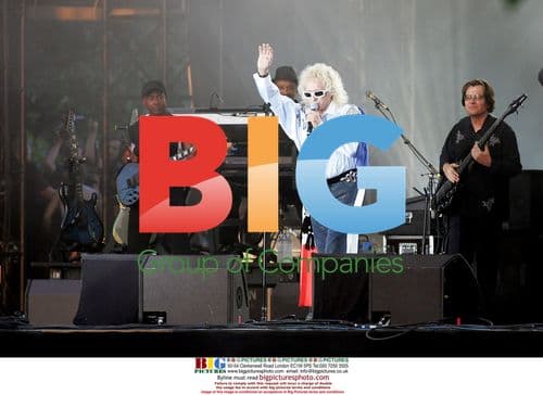 Michel Polnareff Performs in Paris