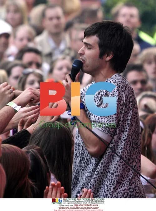 Alex Greenwald supports Lily Allen at Eden Sessions