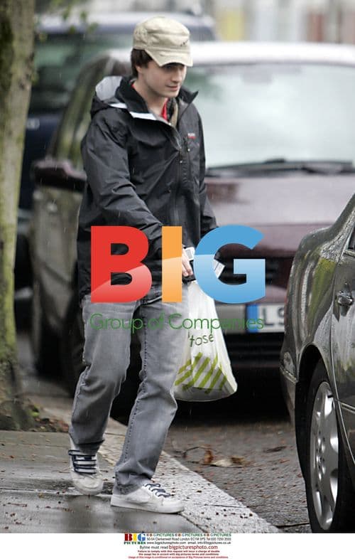 Daniel Radcliffe Receives Final Harry Potter Book