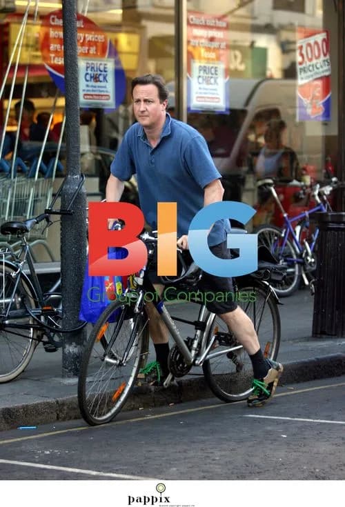 David Cameron Rides Bike Without Helmet