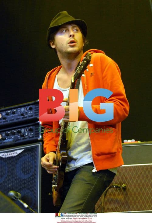 Carl Barat of Dirty Pretty Things performs