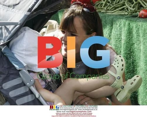 Jennifer Garner and Daughter Violet at Farmers Market