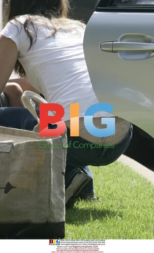 Jennifer Garner and daughter at Farmers Market