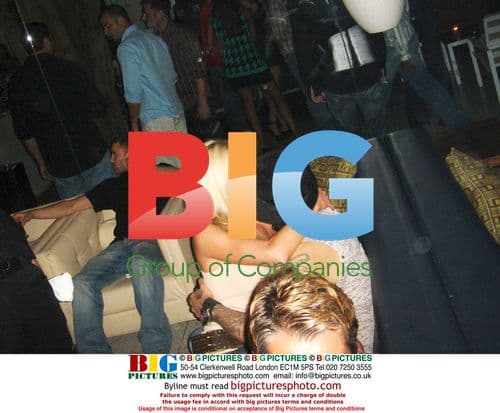 Dave Navarro Kisses Mystery Girl