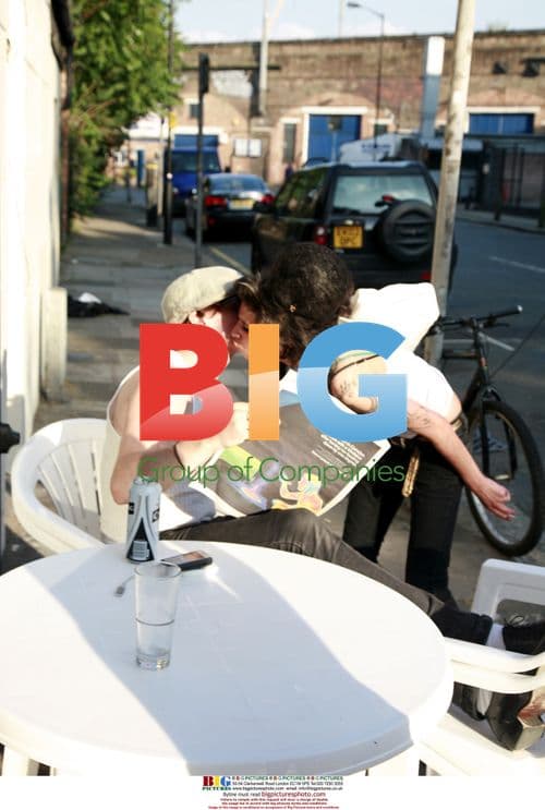 Amy Winehouse Smoking in London