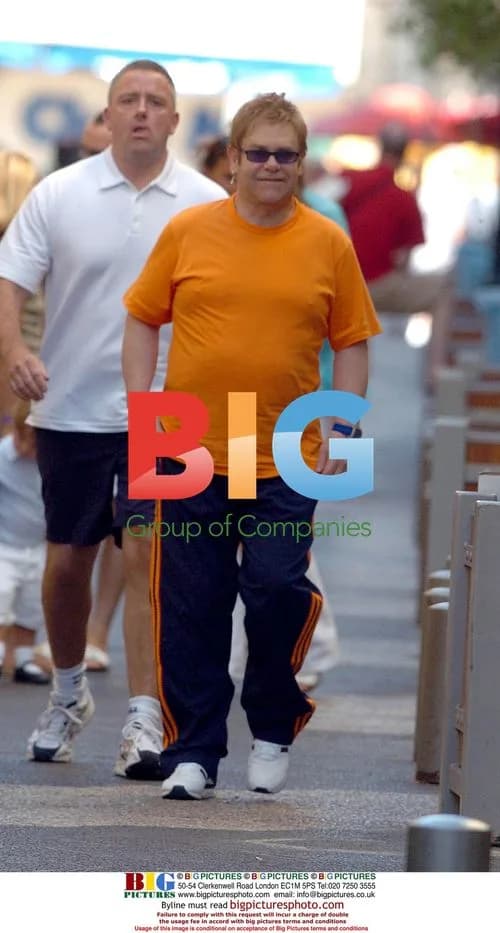 Elton John Shopping in France