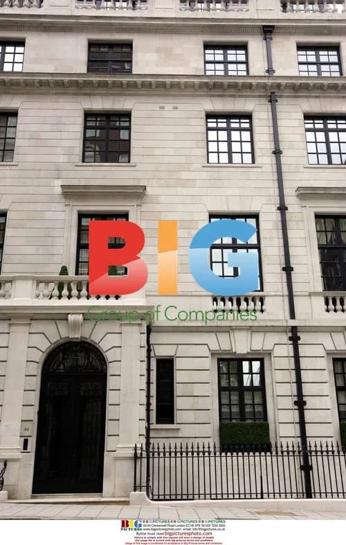 Kimberly Stewart house hunting in London