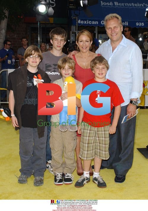 Patricia Heaton and Family at Simpsons Movie Premiere