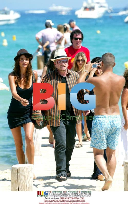 Bono with Penelope Cruz and Helena Christensen in Saint Tropez