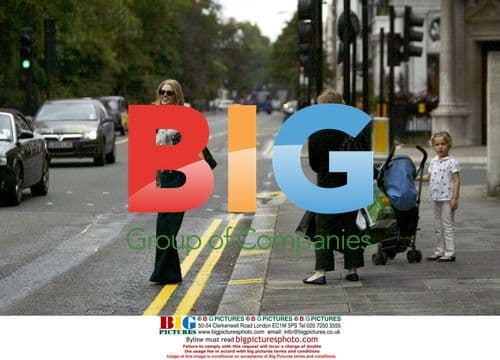 Donna Air Shopping on Sloane Street