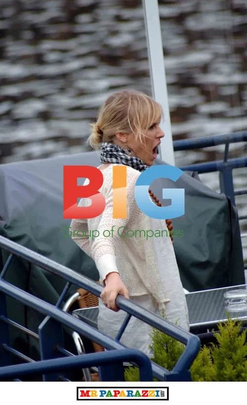 Natasha Bedingfield on Glasgow ferry