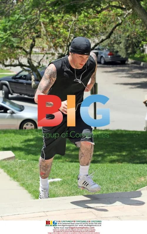 Joel Madden Jogs in Glendale