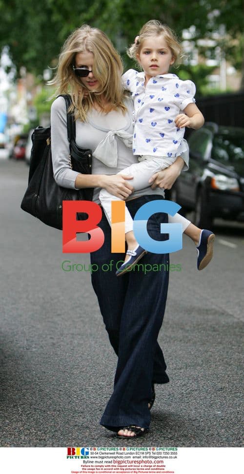 Donna Air Shopping on Sloane Street