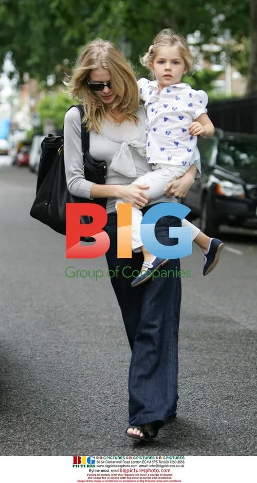 Donna Air Spotted Shopping in London