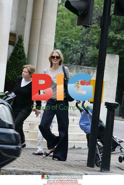 Donna Air Shopping on Sloane Street