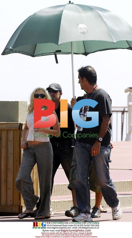 Woody Allen Filming in Barcelona with Cast