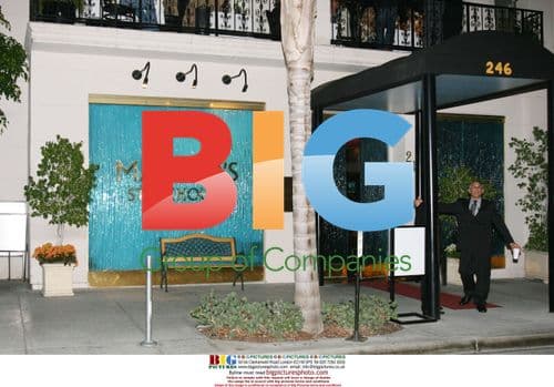 Matt Damon and wife Luciana leave restaurant