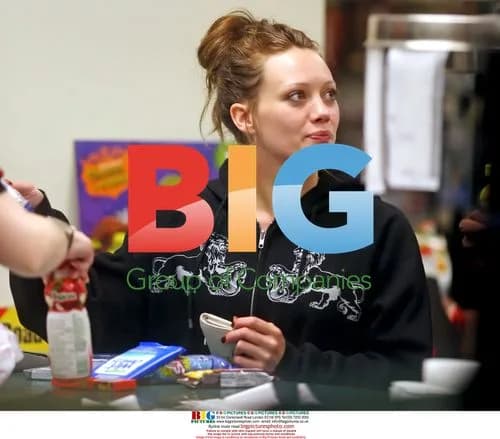 Hilary Duff Snack Stop