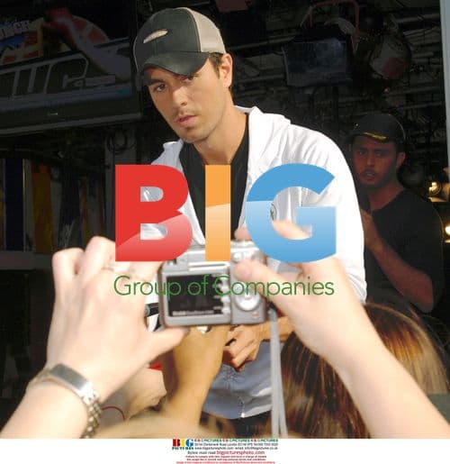 Enrique Iglesias signs autographs at MuchOnDemand