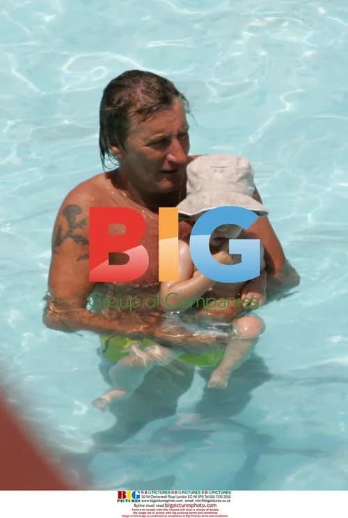 Rod Stewart and Family in Pool