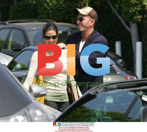 Teri Hatcher and Stephen Kay get intimate in car park