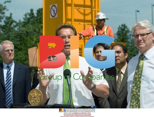 Schwarzenegger and Campbell at Canada Line