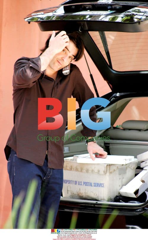 Goran Visnjic Picks Up Mail in Beverly Hills