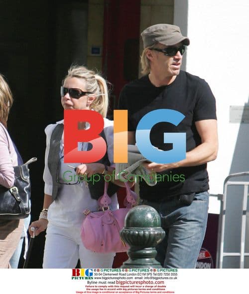 Leslie Ash Shopping in Sloane Sq