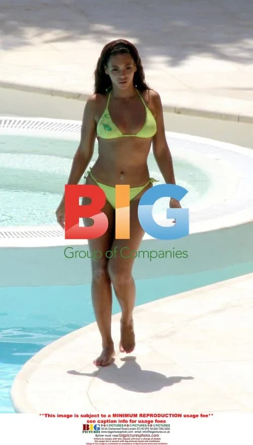 Byonce Knowles on vacation in French Riviera