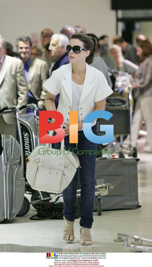 Kate Beckinsale arrives at LAX with daughter