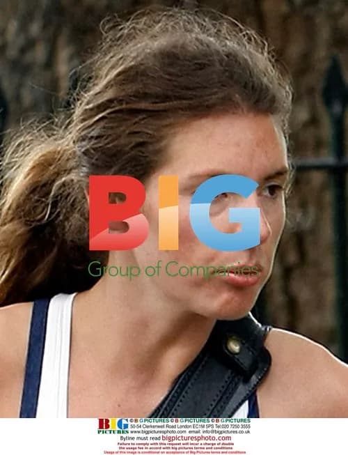 Jools Oliver arrives home with daughters