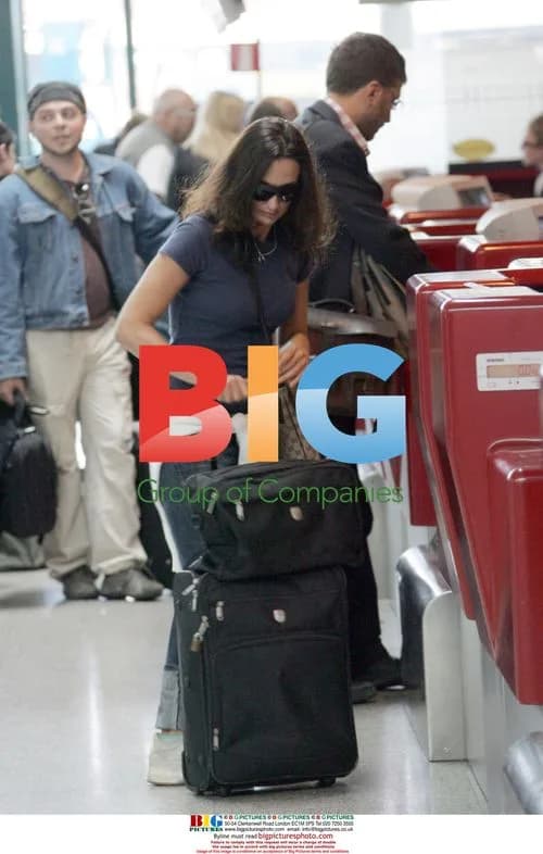 Monica Casti at Rome Airport, 2007