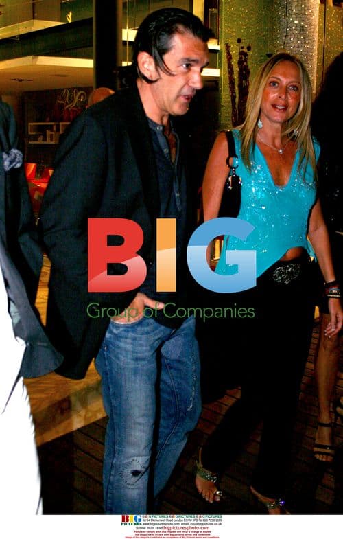 Antonio Banderas dines with mystery blonde