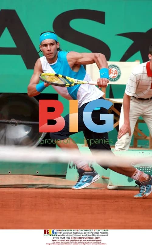 Nadal defeats Hewitt at Roland Garros