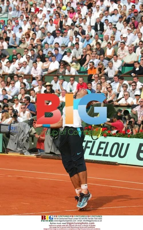Rafael Nadal defeats Lleyton Hewitt