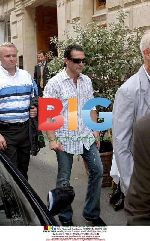 Antonio Banderas at Restaurant in Paris