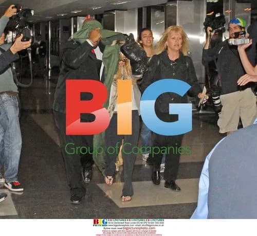 Nicole Richie Flies to NYC for TV Show