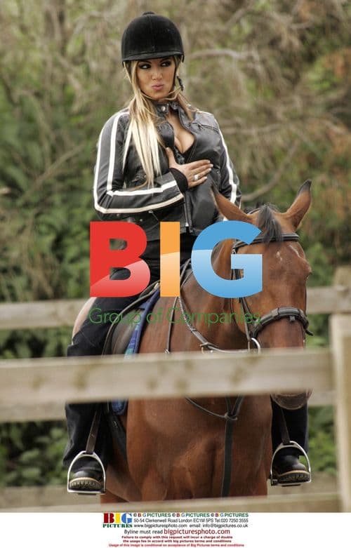 Jodie Marsh and new boyfriend go horse riding on first date