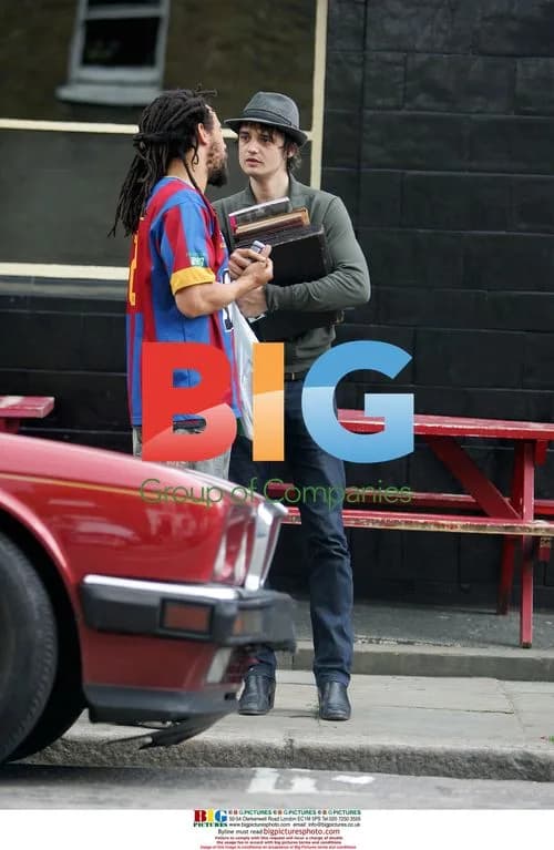 Pete Doherty Leaves Kate Moss's Home