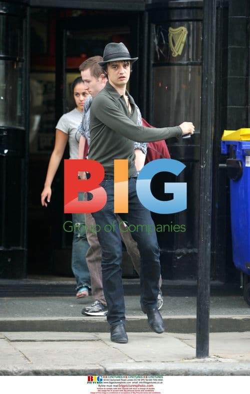 Pete Doherty Leaves Kate Moss's Home