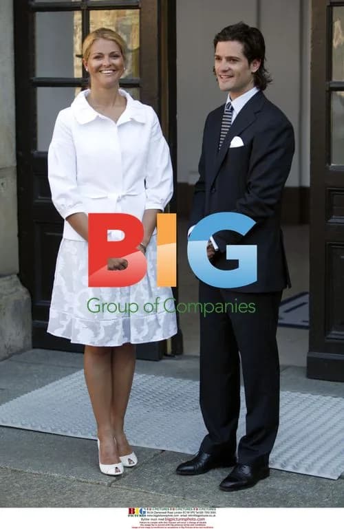 Prince Carl Philip and Princess Madeleine open palace
