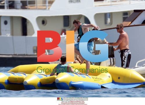 Wayne Rooney enjoying time with friends in France