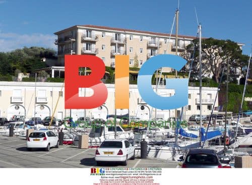 Nathalie Imbruglia & Husband John Daniel in Monaco