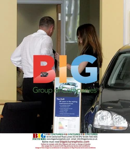 Noel and Sarah Shop for New Car