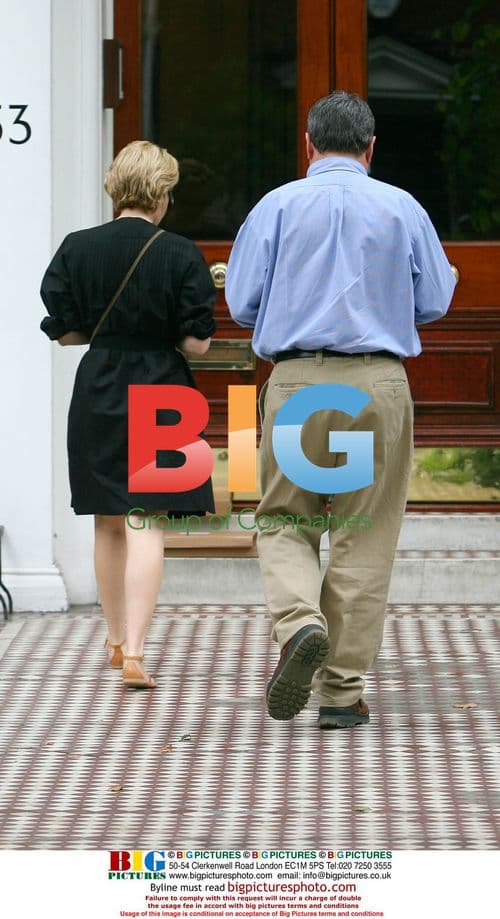 Kylie Minogue Lunches with Parents