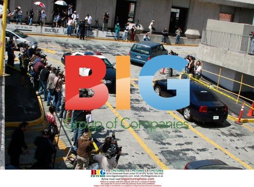 Kathy and Rick Hilton Support Paris at Courthouse