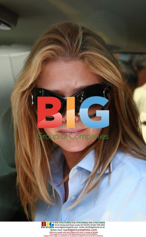 Kathy & Rick Hilton Support Paris at Courthouse