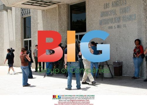 Kathy and Rick Hilton Support Paris at Courthouse