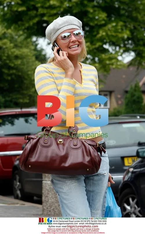 Nadine Coyle seen at tanning shop